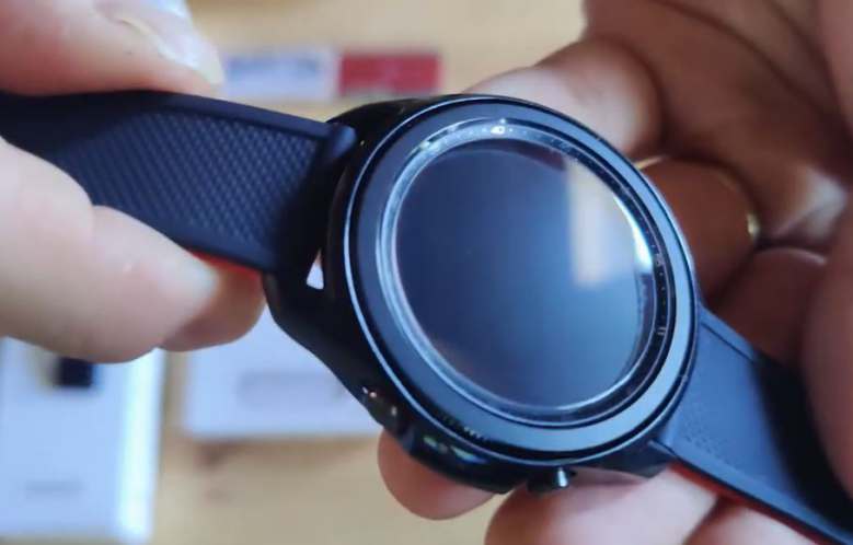 Bracelet, coques et vitres de protection... Comment protéger votre Galaxy Watch 3 ?