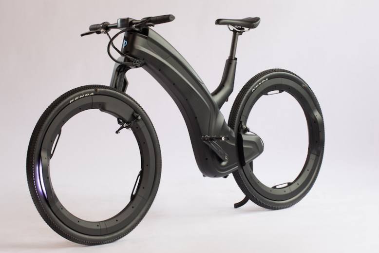 Reevo Bikes, un étonnant vélo électrique avec des roues sans moyeux ni rayons