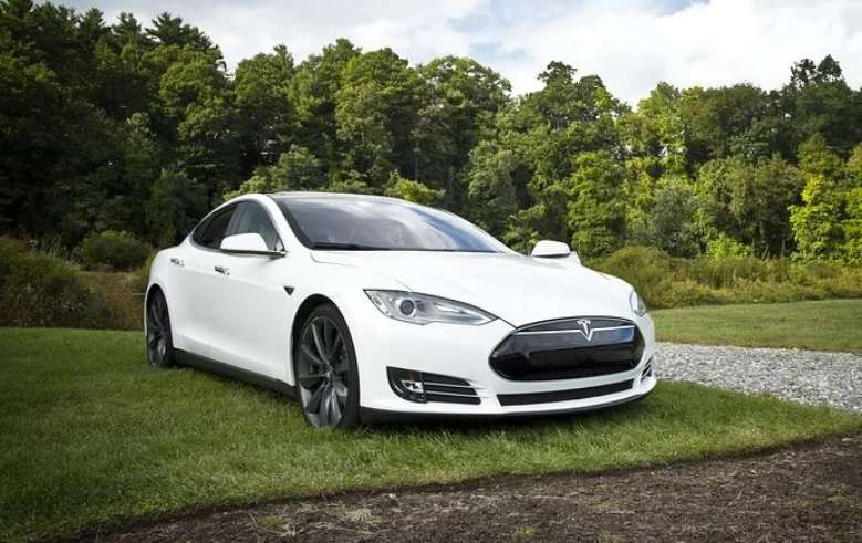 Tesla continue d'innover