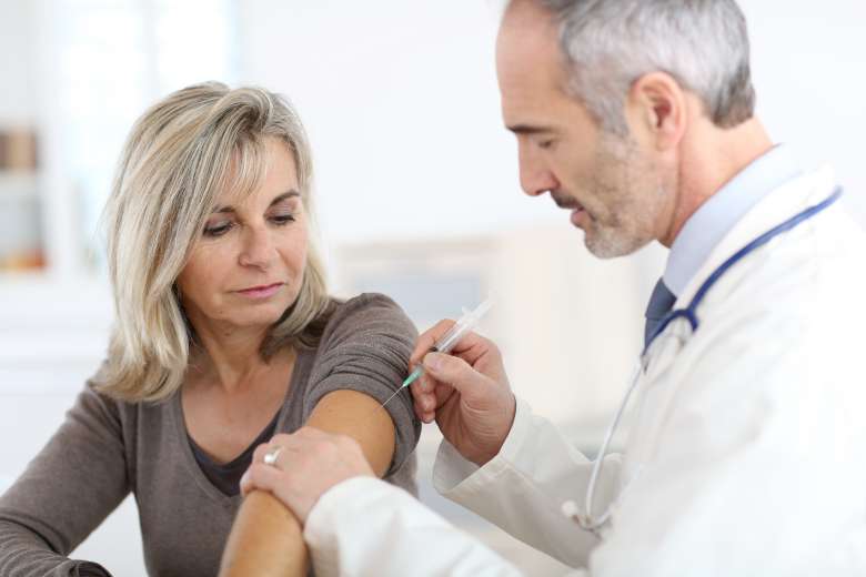 Coronavirus : faut-il se faire vacciner contre la grippe en particulier cette année ?