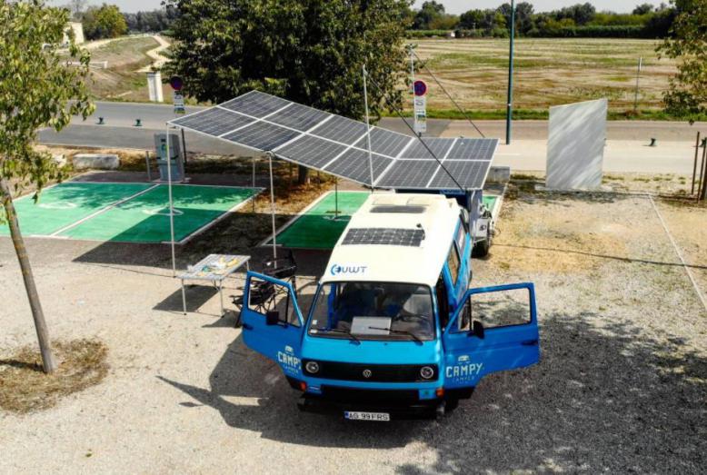 Ils transforment un Van en véhicule électrique pour faire un tour du monde "solaire" !