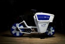 Paris : des médecins en vélo cargo pour intervenir plus rapidement et sauver des vies