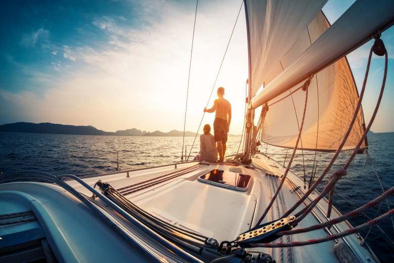 Croisière en Corse à bord d'un voilier : 5 bonnes raisons de se lancer !