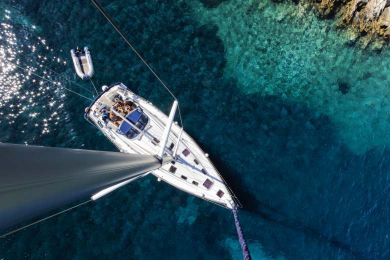 Croisière en Corse à bord d'un voilier : 5 bonnes raisons de se lancer ! 