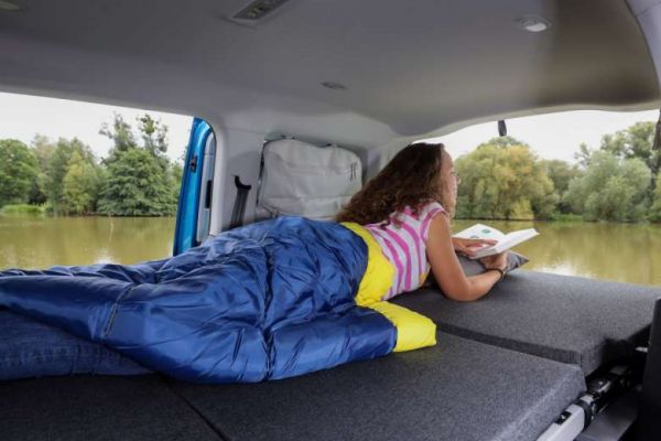 Volkswagen transforme son Caddy California 2020 en Camping-Car