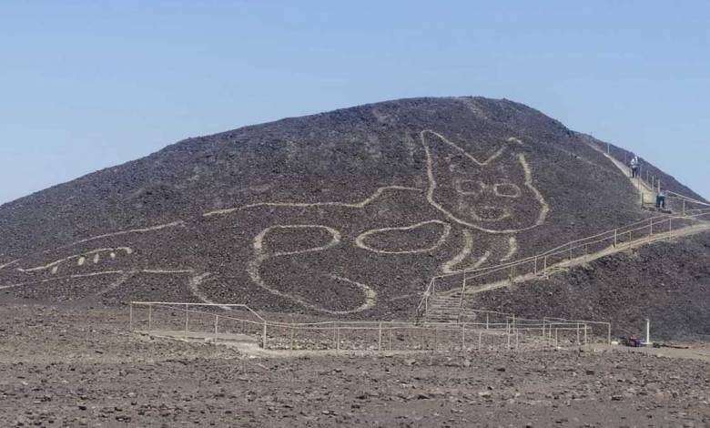 Pérou : Les archéologues sont tombés sur le dessin d'un chat géant de plus de 2000 ans!