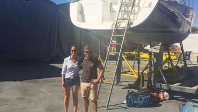 Un jeune couple de passionnés va lever les voiles pour un transatlantique destiné à sensibiliser à la pollution au plastique