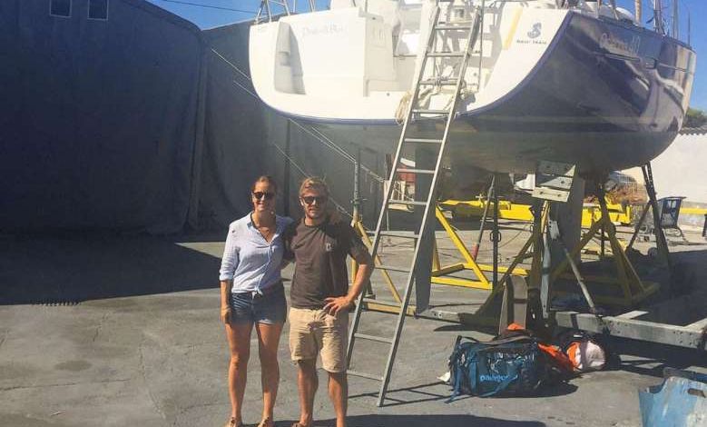 Un jeune couple de passionnés va lever les voiles pour un transatlantique destiné à sensibiliser à la pollution au plastique