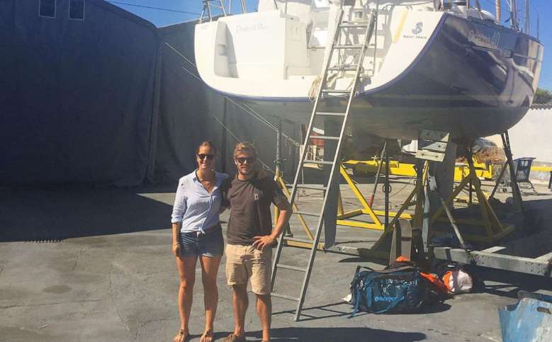 Un jeune couple de passionnés va lever les voiles pour un transatlantique destiné à sensibiliser à la pollution au plastique