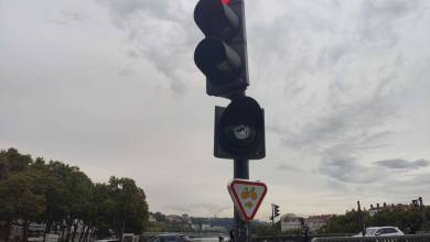 Quand les feux rouges deviennent des cédez le passage à vélo