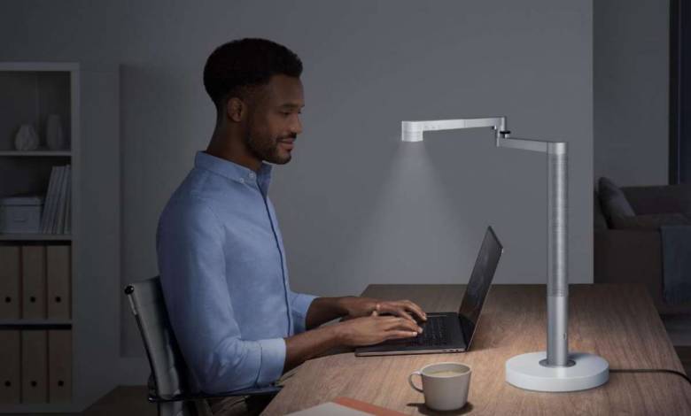 Télétravail : Dyson se lance dans l'éclairage avec une lampe qui réagit à votre présence et à votre environnement