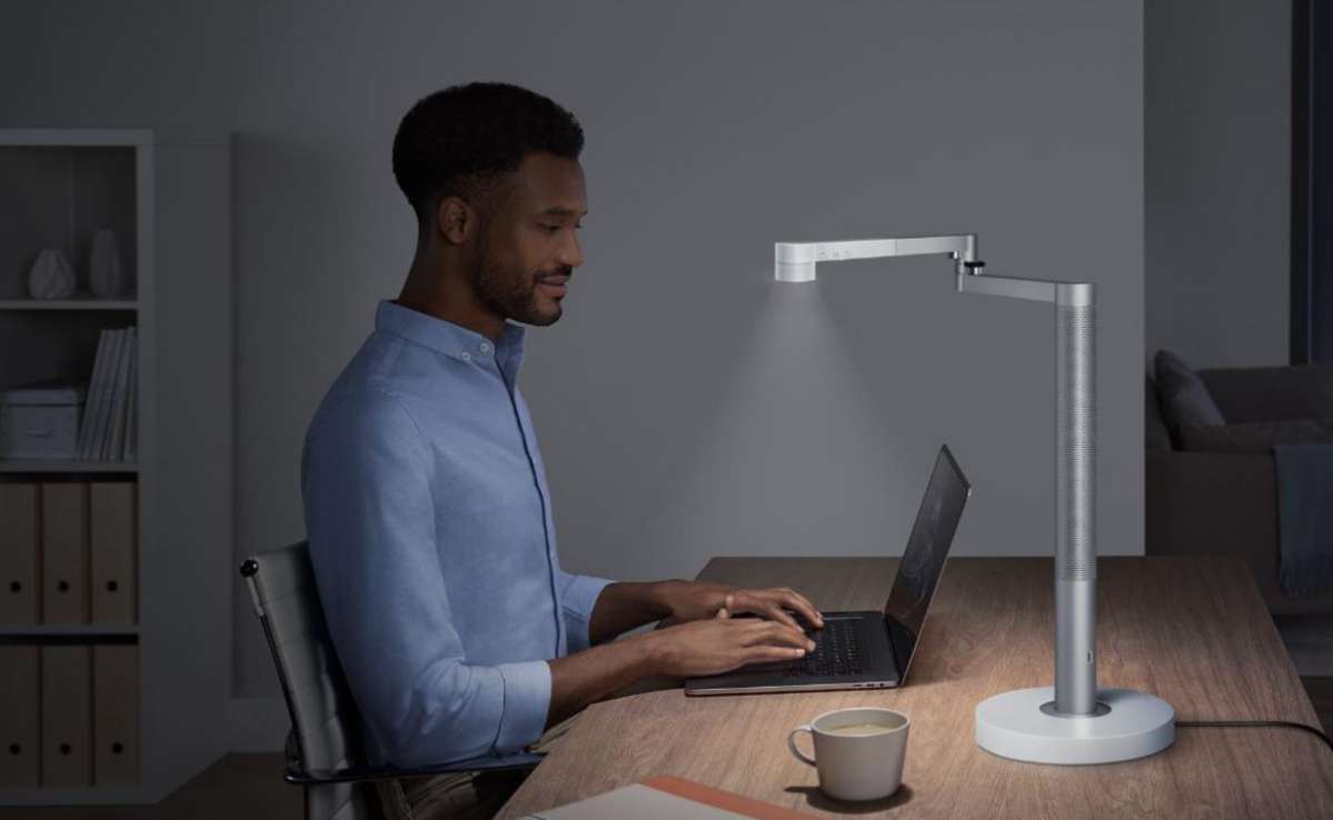 Télétravail : Dyson se lance dans l'éclairage avec une lampe qui réagit à votre présence et à votre environnement