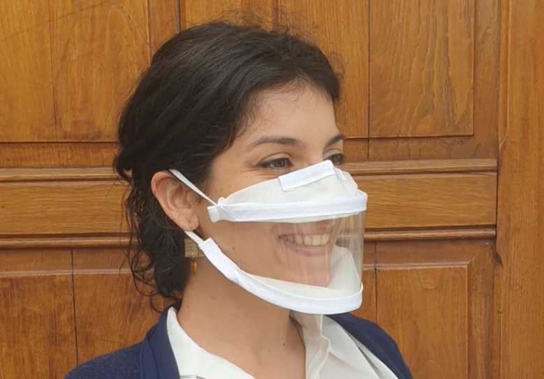 La Ville de Grenoble passe commande de 610 masques inclusifs pour ses agents