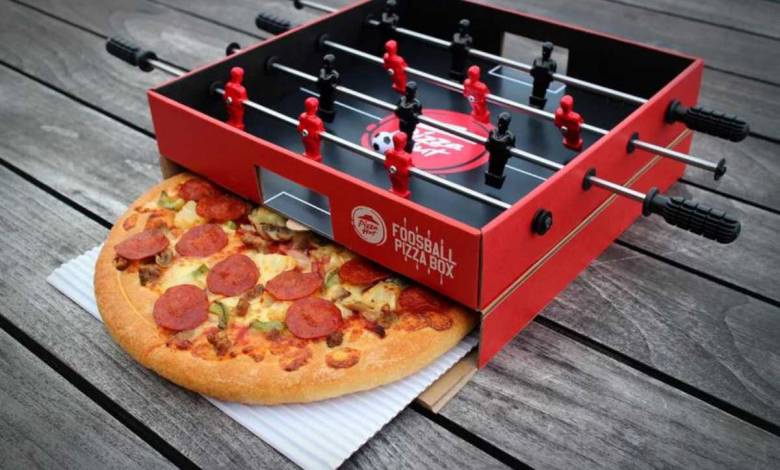 Insolite : Pizza Hut invente les boîtes à pizza / baby-foot !