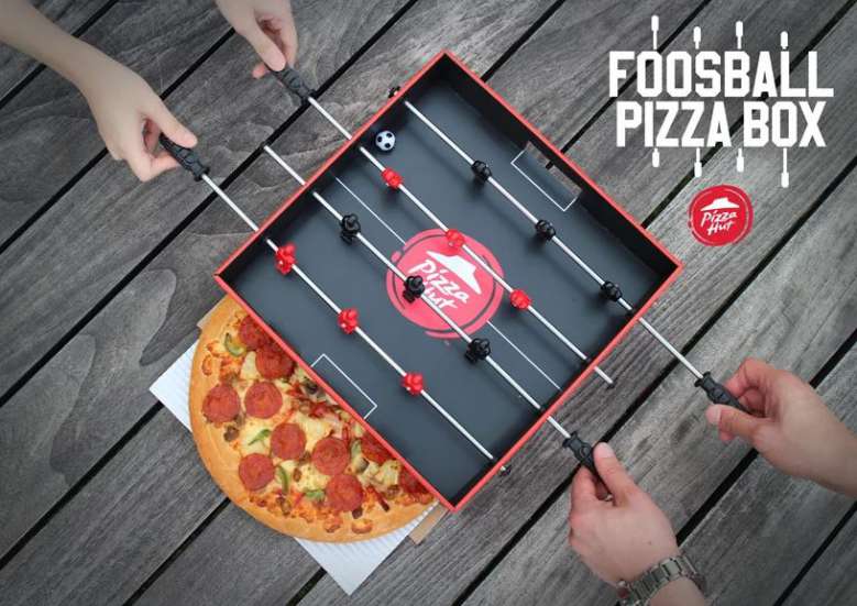 Insolite : Pizza Hut invente les boîtes à pizza / baby-foot !