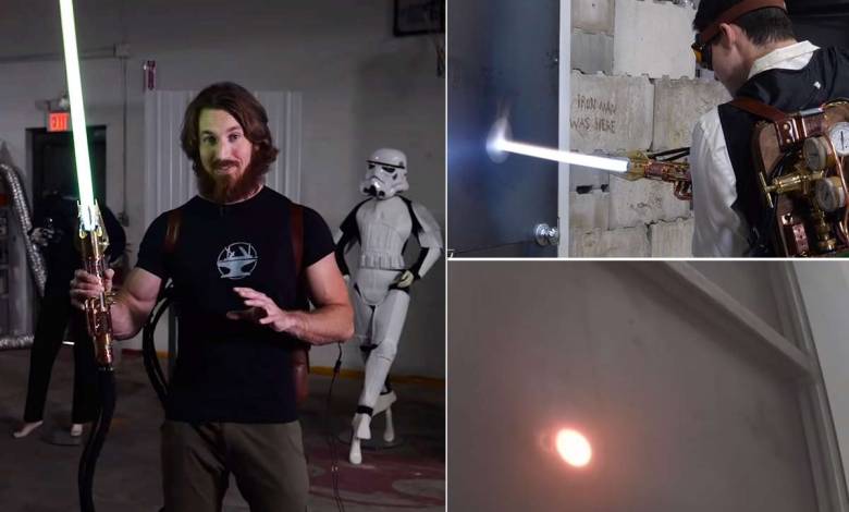 Des YouTubeurs ont mis au point un véritable sabre "laser" rétractable capable de perforer de l’acier