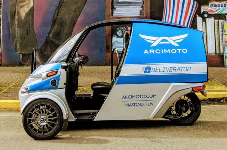 Arcimoto Roadster : cette moto électrique à trois roues servira également pour la livraison de colis