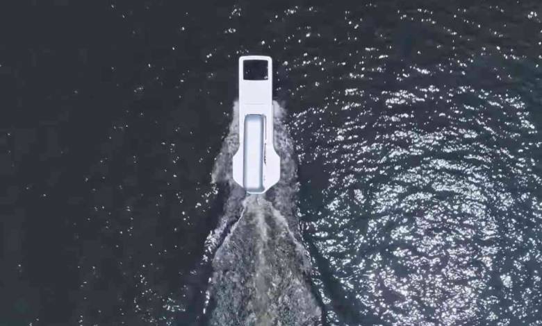 Ce bateau "fermeture éclair" donne l'illusion d'ouvrir les eaux en deux