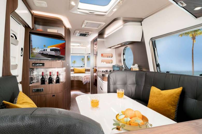 Eriba Touring 820 : une impressionnante et très luxueuse caravane