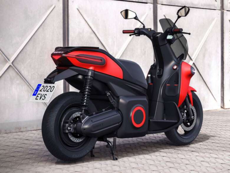 Le scooter électrique de Seat aura 125 km d'autonomie et une