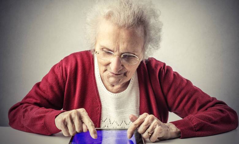 Confinement : des tablettes spécialement étudiées pour rompre l'isolement des seniors