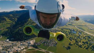 Wingsuit : cette combinaison « électrique » permet de voler à 300 km/h !