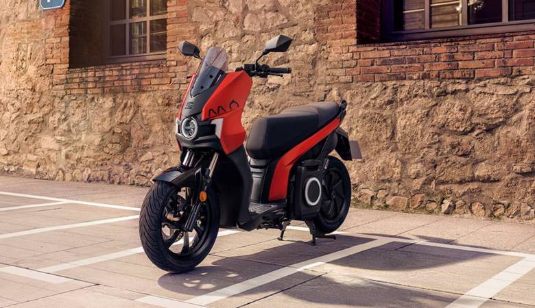 SEAT MÓ eScooter 125 : le premier scooter 100 % électrique de SEAT disponible prochainement en France