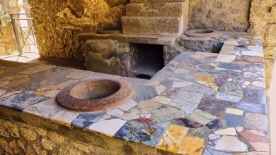 Thermopolium : un "fast food" vieux de 2000 ans exhumé intact à Pompéi