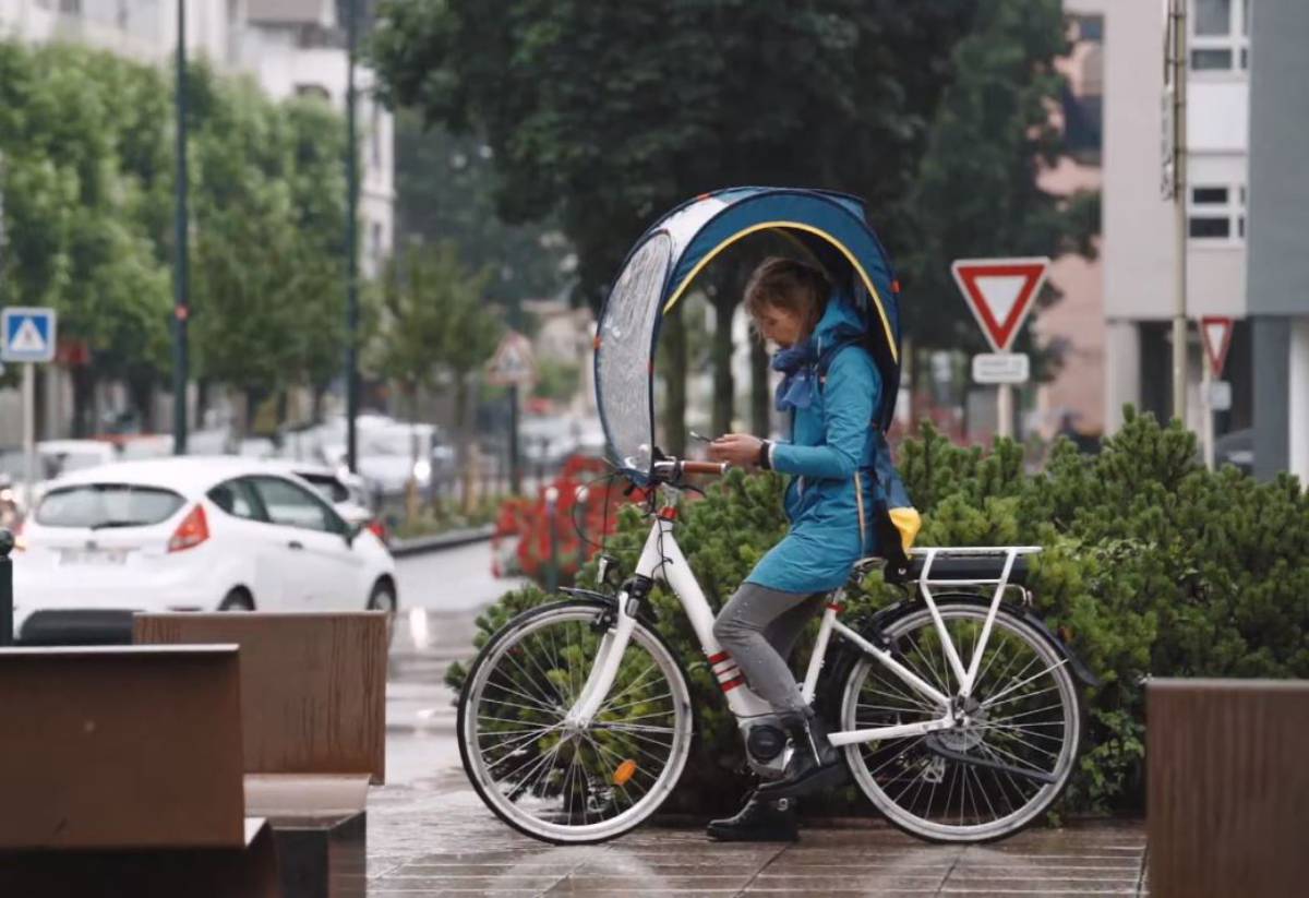 Rainjoy : Bub-up, une bulle de protection anti-pluie pour cycliste, qui se porte comme un sac à dos !