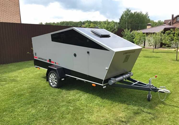 LandTraveler : le Tesla Cybertruck à aussi le droit à une caravane !