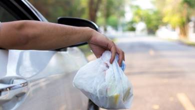 Car’bin : il invente une poubelle de voiture pour réduire les déchets sur le bord des routes