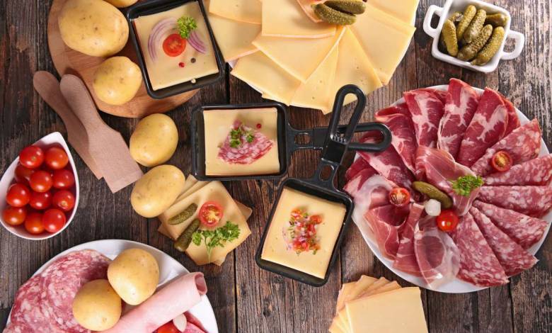 La vente des appareils à raclette explose ! Doit-on craindre une pénurie de fromage ?