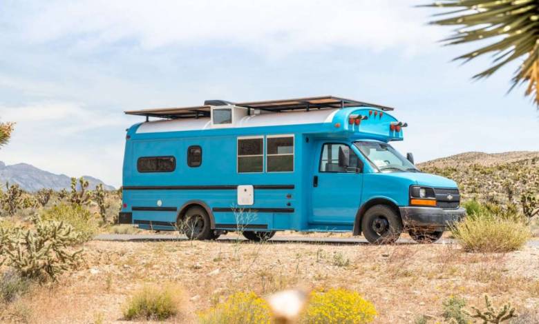 Mybushotel transforme de vieux utilitaires en magnifiques camping-car