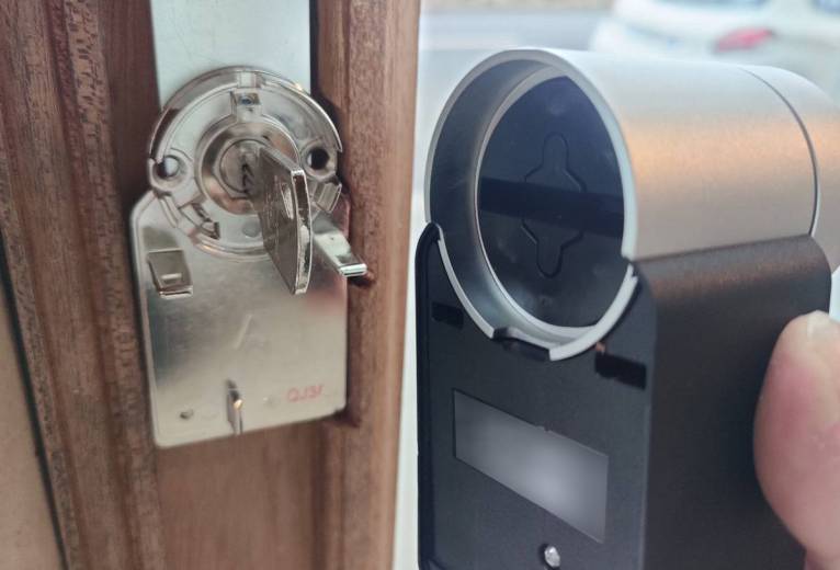 Nous avons testé la serrure connectée Nuki Smart Lock 2.0