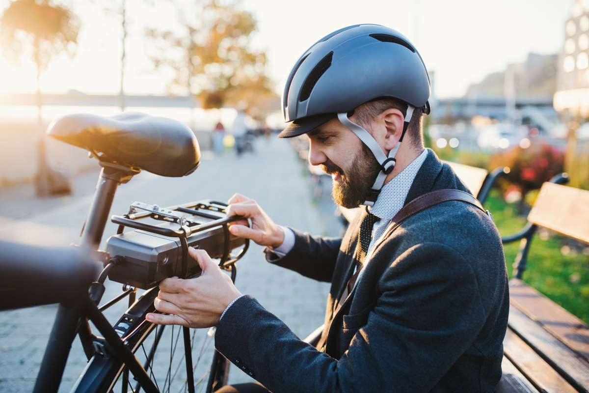 On vous dit tout sur les aides à l'achat de vélos électriques, région par région !