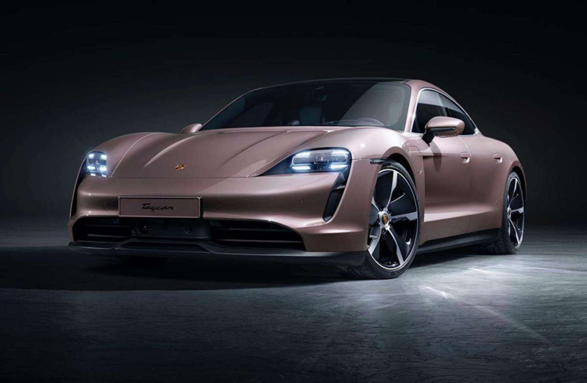 Porsche lance une nouvelle version d'entrée de gamme de sa berline électrique Taycan