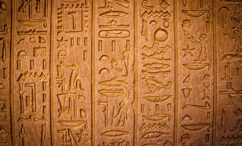 Ancêtres de l'alphabet: Qui a inventé le premier système d'écriture?