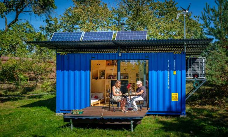 Gaia : une étonnante micromaison conteneur hors réseaux et totalement autosuffisante (avec plan)