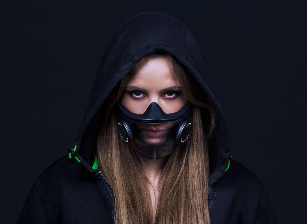 Razer dévoile un impressionnant masque de protection inclusif, avec micros, lumières et ventilateurs intégrés