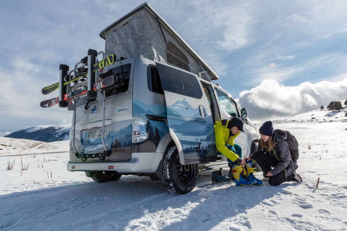Nissan transforme son van e-NV200 en camping-car électrique pour les sports d'hiver !