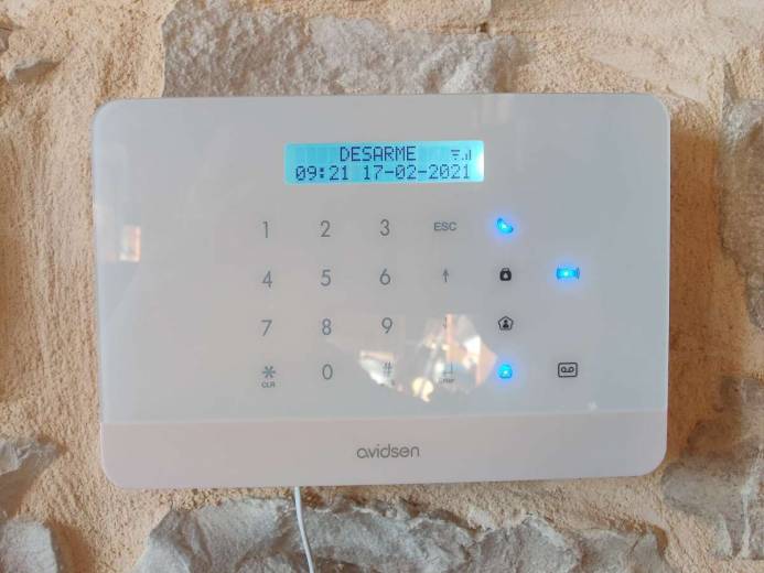 Avidsen HomeSecure, le meilleur système d’alarme connecté pour sécuriser votre domicile ?