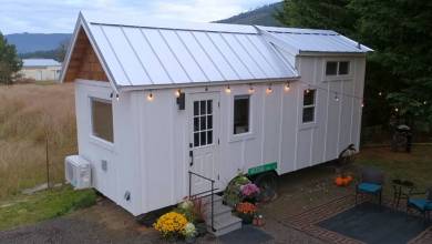 Tiny-House : une biologiste américaine a construit sa propre maison sur roues toute seule, sans aucune expérience !
