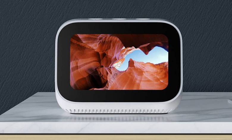 Domotique : Xiaomi lance le Mi Smart Clock, un radio-réveil connecté à écran tactile très abordable