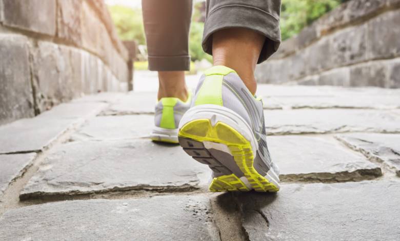 Faut-il vraiment marcher 10000 pas chaque jour ?