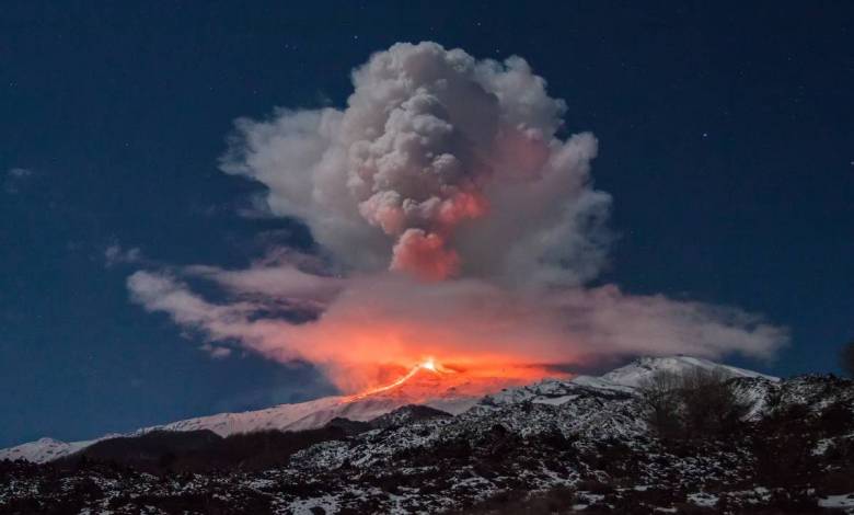 22/02 Italie : l'Etna, entré en éruption le 16 février nous offre des images magnifiques !