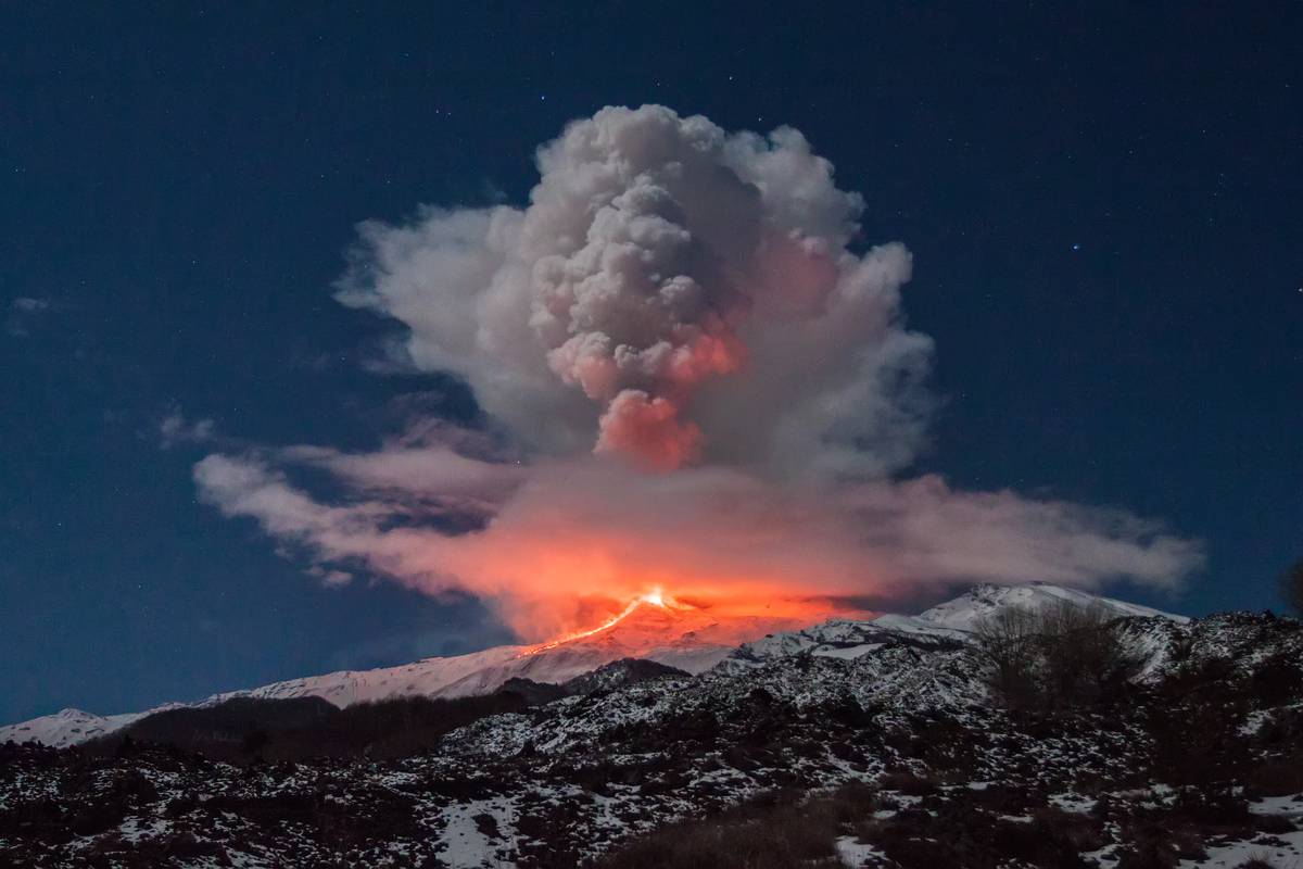 22/02 Italie : l'Etna, entré en éruption le 16 février nous offre des images magnifiques !