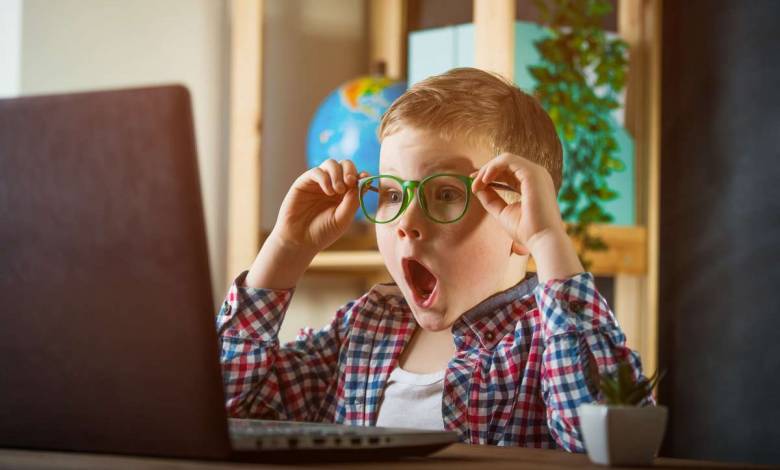 Une entreprise japonaise développe des lunettes intelligentes capables de prévenir la myopie chez l'enfant