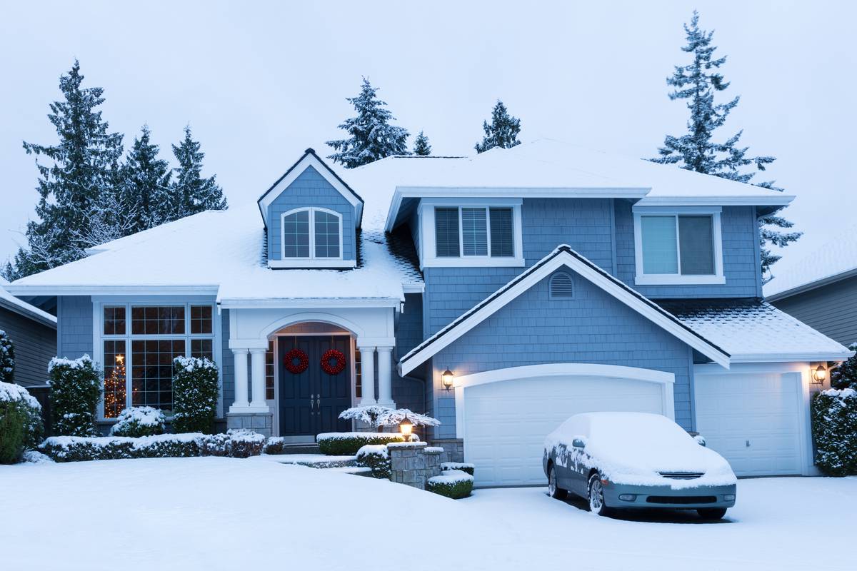 Les tuiles solaires Solar Proof de Tesla fonctionnent aussi par temps de neige... en la faisant fondre tout simplement !