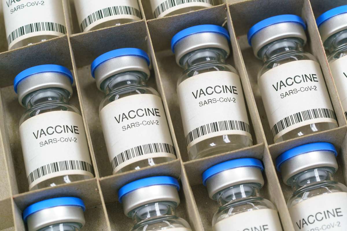 Covid-19 : un garçon de 12 ans invente un "mélangeur" en LEGO pour préparer 100 doses de vaccins d'un coup