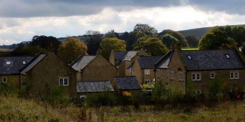 En 1666 le village anglais d'Eyam est parvenu à contenir l'épidémie de peste grâce à une quarantaine stricte !